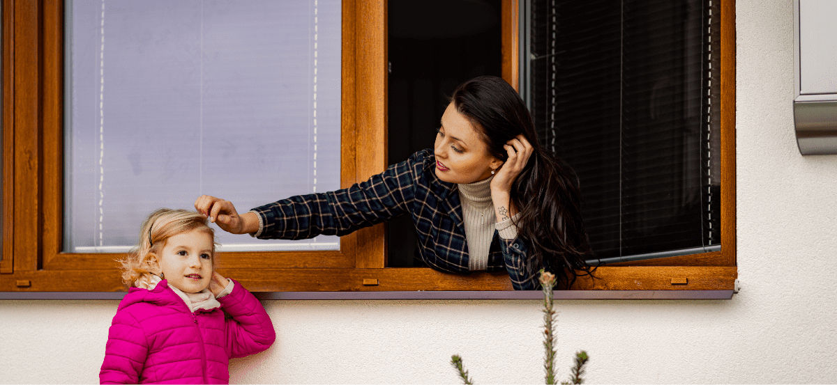 Kunststofffenster in Holzimitatdekor