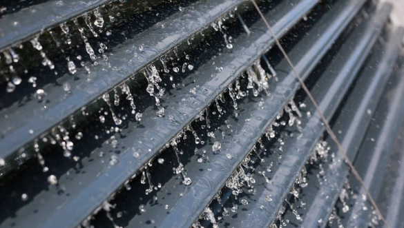 Außenjalousien bei Reinigung mit Wasser